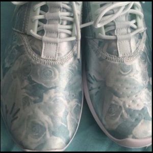 Blue floral slip on tie up Nike shoes size 9